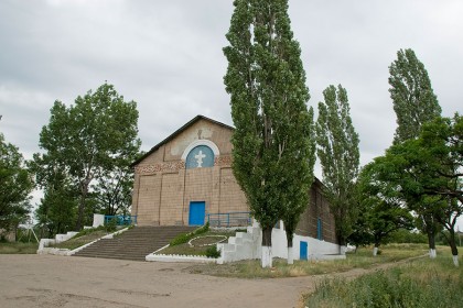 Казанский храм Юнокоммунаровска