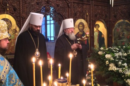 Архиерейское богослужение в храме Рождества Христова г. Донецк