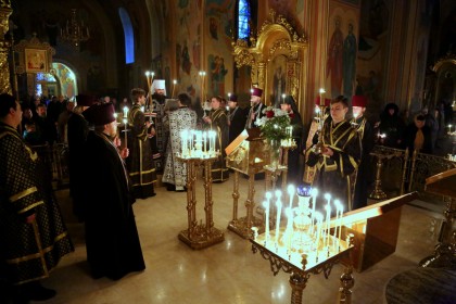 Архиерейское богослужение в Александро-Невском соборе Славянска