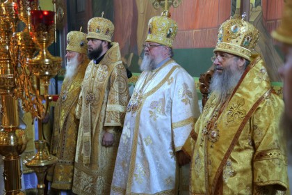 Архиерейское богослужение в Петро-Павловском кафедральном соборе г. Лиман (Красный Лиман)