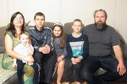Вячеслав Гусаковский с семьёй