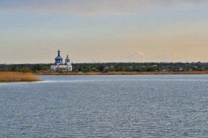 Посёлок Луганское и его храм