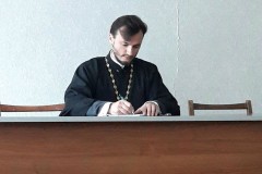 Встреча учителей со священником в Юнокоммунаровске