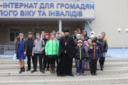 Воскресные школы Константиновки посетили дом-интернат для престарелых людей