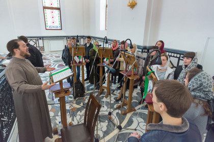 Архиерейский хор на первой службе в Богоявленском кафедральном соборе