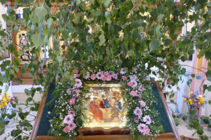 Троица в Казанском храме Горловки