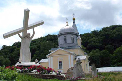 Хынский монастырь в Молдове