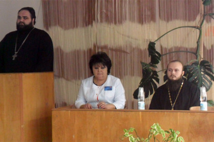 Встреча священнослужителей с медработниками прошла во второй больнице Горловки