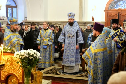 Архиерейская литургия в Николаевском соборе