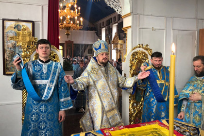 Епископ Спиридон в Николаевском храме Константиновки