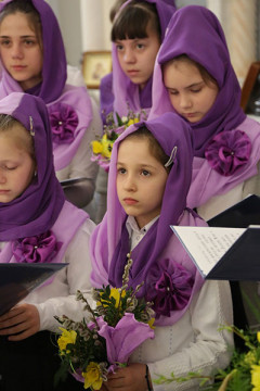 Детская литургия в Богоявленском соборе Горловки собрала более 500 детей