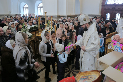 митрополит Митрофан в Николаевском соборе