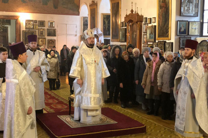 Епископ Спиридон в Воскресенском храме Славянска