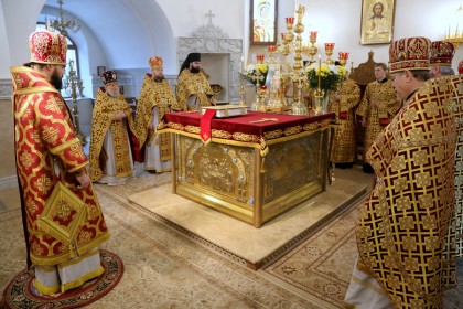 Архиерейская литургия в Николаевском соборе Горловки