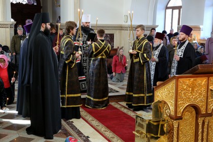 Архиерейское богослужение в Николаевском соборе