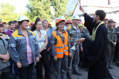 Поздравление шахтёров в Доброполье