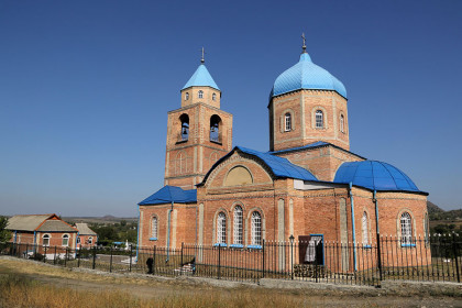 Храм в Алексеево-Орловке