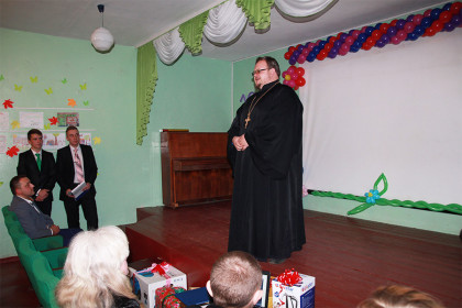 Общеобразовательная школа № 7 совхоза "Никитовский" отпраздновала сорокалетие