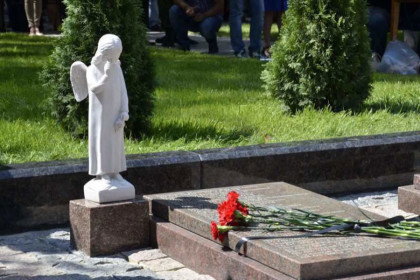 Мемориал погибшим жителям Горловки