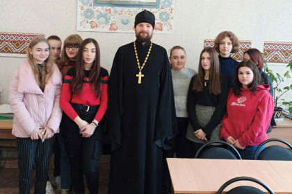 Встреча студентов со священником состоялась в Юнокоммунаровске