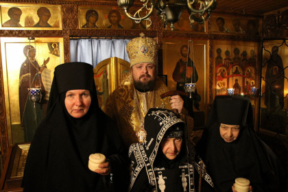 Неделя святых отец в Покровском женском монастыре Лимана
