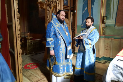 Епископ Паисий совершил литургию в Александро-Невском кафедральном соборе Славянска
