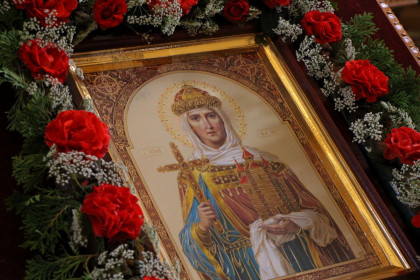 Епископ Добропольский Спиридон совершил литургию в Викторовском храме Мирнограда
