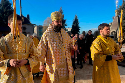 Архиепископ Константиновский Паисий совершил Божественную литургию в Николаевском храме Дружковки