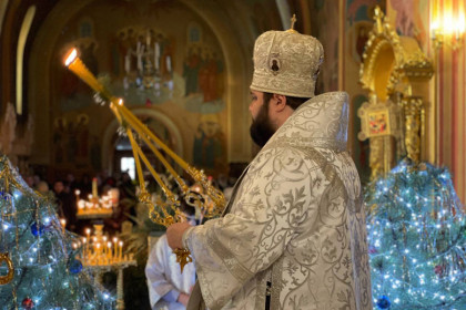 Архиепископ Паисий совершил богослужение в Александро-Невском кафедральном соборе Славянска