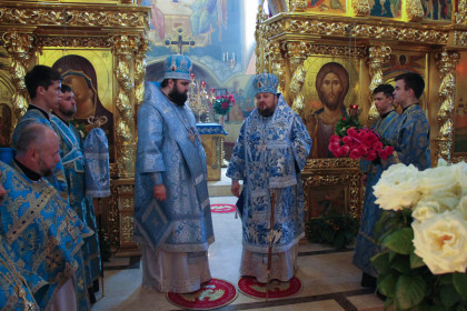 Архиепископ Константиновский Паисий молитвенно отпраздновал день архиерейской хиротонии