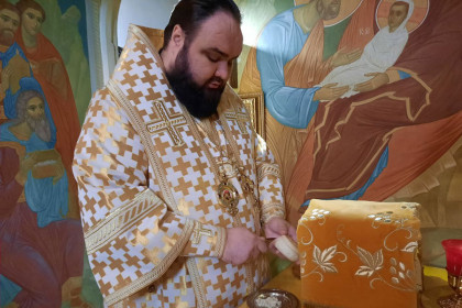 Архиепископ Паисий совершил литургию в Александро-Невском кафедральном соборе Славянска