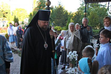 Архиепископ Спиридон совершил литургию в храме Рождества Богородицы посёлка Новоэкономическое