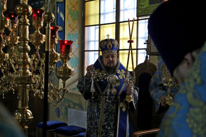 Епископ Спиридон совершил литургию в храме Рождества Пресвятой Богородицы посёлка Новоэкономическое