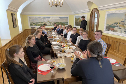 Состоялась встреча митрополита Митрофана с молодёжью Богоявленского кафедрального собора