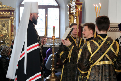 Канон в Николаевском архиерейском соборе