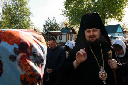 Епископ Спиридон совершил литургию в Успенском храме Краматорска