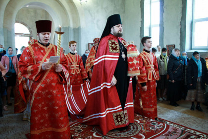 Епископ Спиридон совершил литургию в Георгиевском храме Краматорска