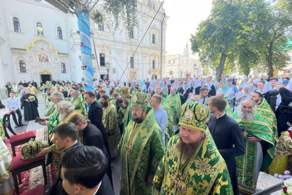 Викарии Горловской епархии приняли участие в соборном богослужении в Успенской Киево-Печерской лавре