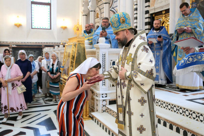 День прославления Почаевской иконы в Богоявленском кафедральном соборе Горловки