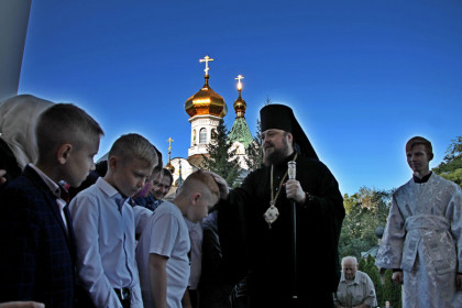 Епископ Спиридон совершил литургию в Успенском Николо-Васильевском монастыре