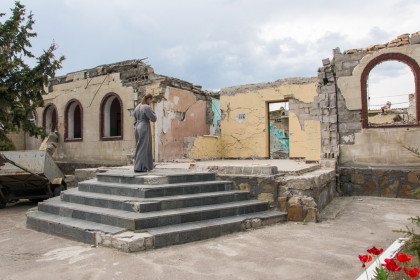 Разрушенный храм в Кировском