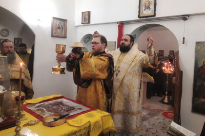 Епископ Паисий совершил литургию в Андреевском храме посёлка Андреевка