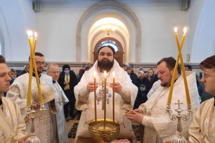 Богослужение навечерия Богоявления в Николаевском архиерейском соборе
