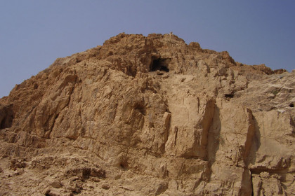 Пещера в Иудейской пустыне