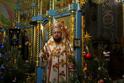 Епископ Добропольский Спиридон совершил литургию в Успенском храме Краматорска
