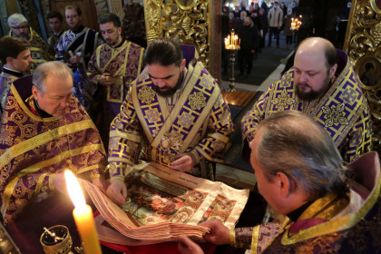 Освящение антиминсов в храме Рождества Богородицы Краматорска