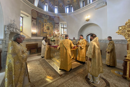 Престольный день Николаевского архиерейского собора Горловки