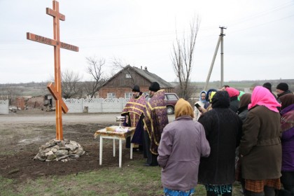 Установка поклонных крестов в селе Тарасовка